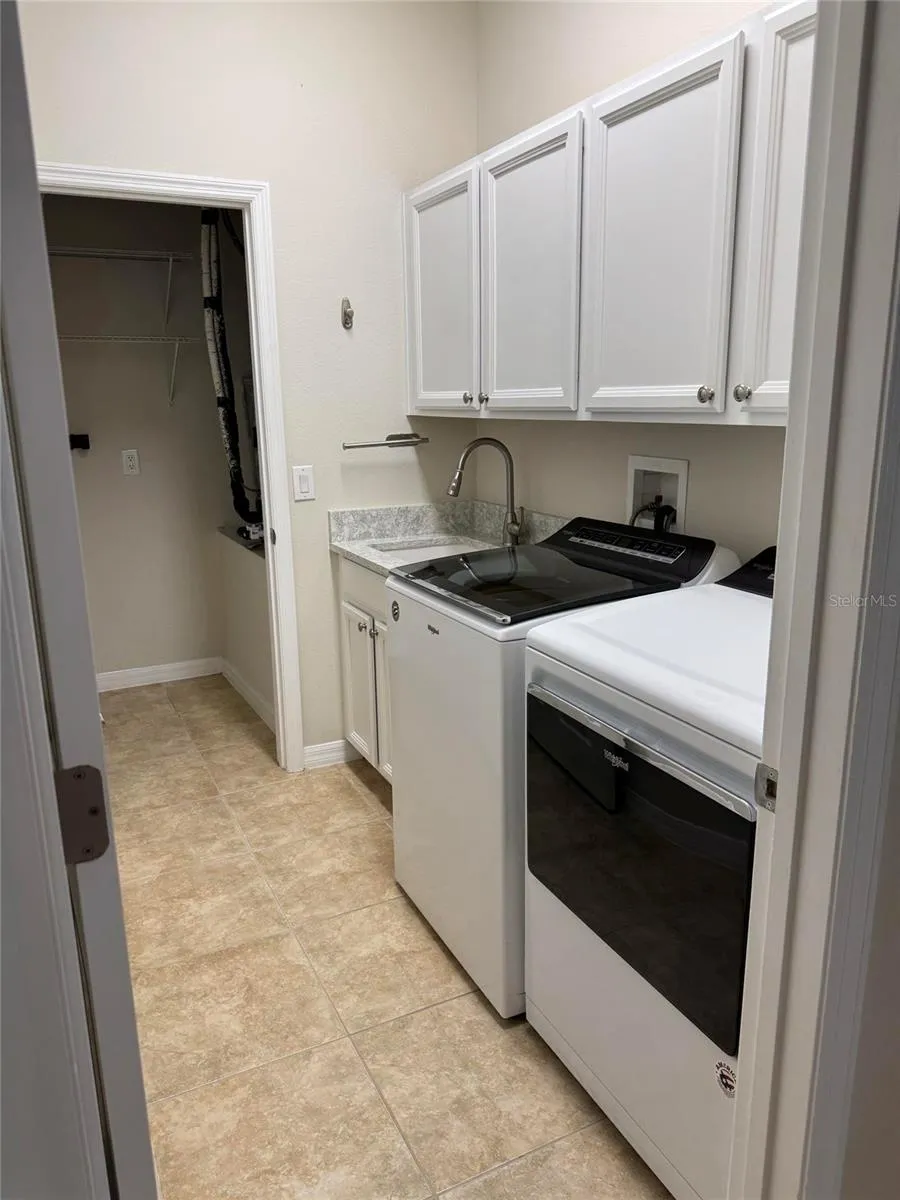 420 PARK LAKE DRIVE Winter Springs, FL 32708