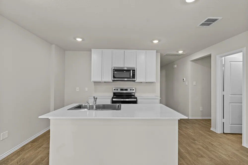 2203 Loganberry Lane Luling, TX 78648