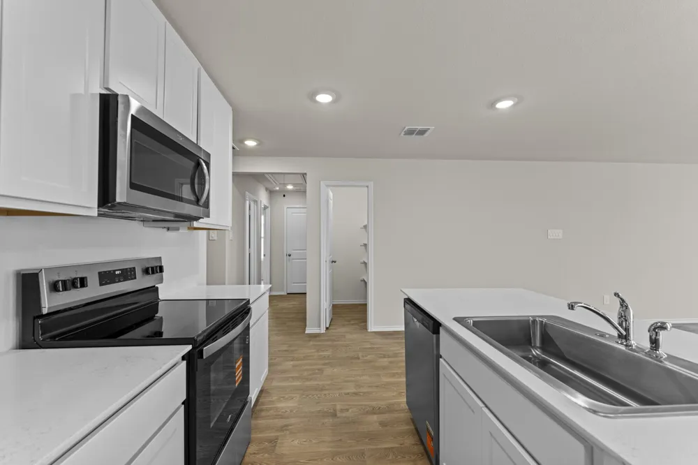 2203 Loganberry Lane Luling, TX 78648