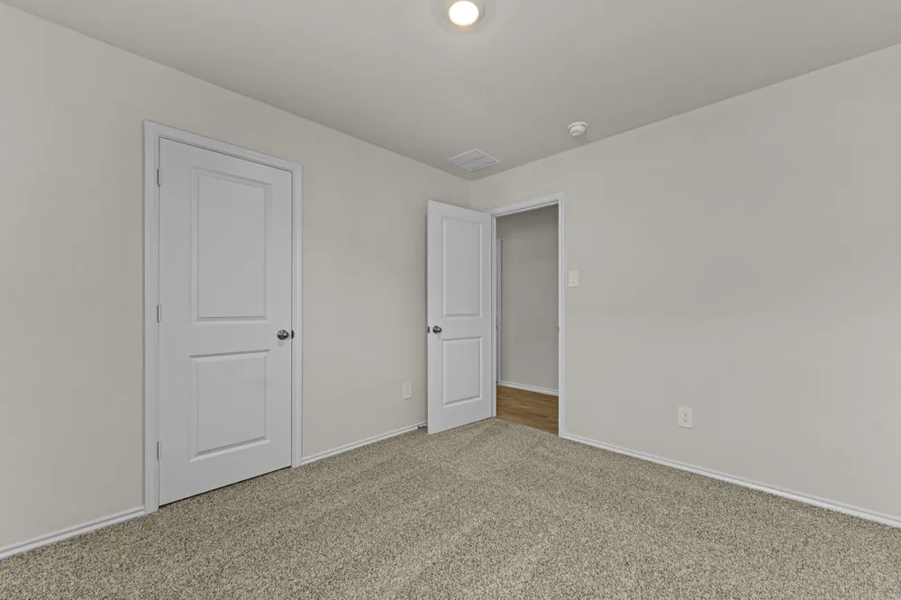 2203 Loganberry Lane Luling, TX 78648