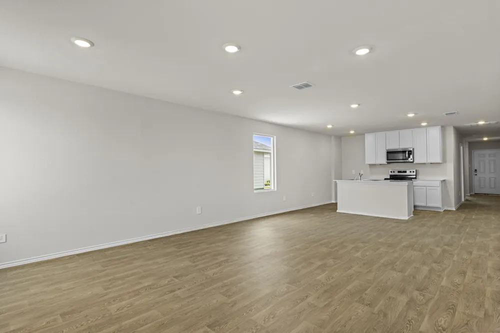 2203 Loganberry Lane Luling, TX 78648