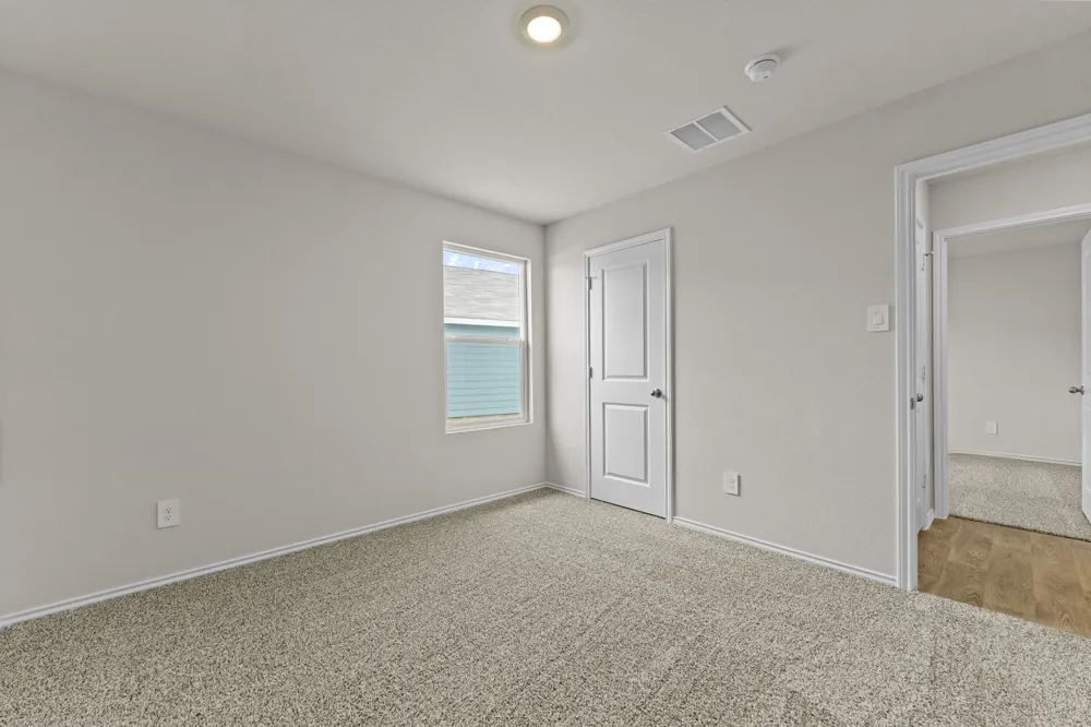 2203 Loganberry Lane Luling, TX 78648