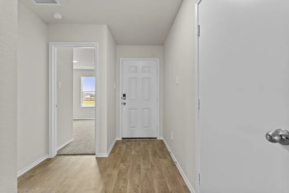 2203 Loganberry Lane Luling, TX 78648