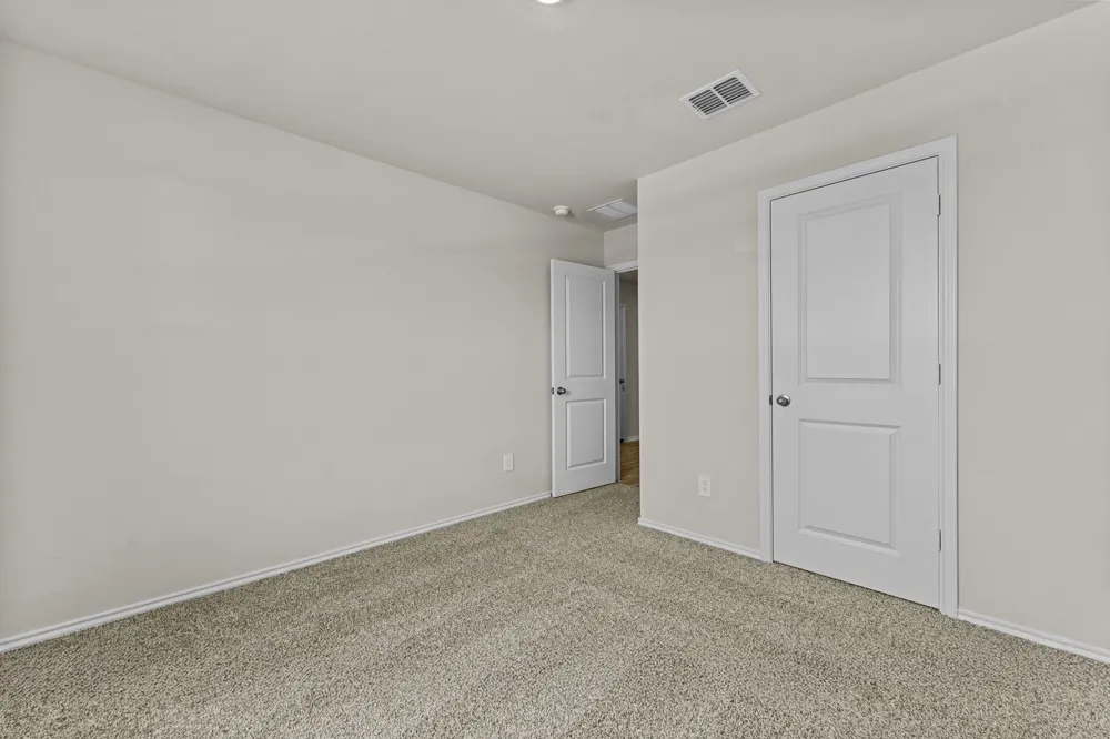2203 Loganberry Lane Luling, TX 78648