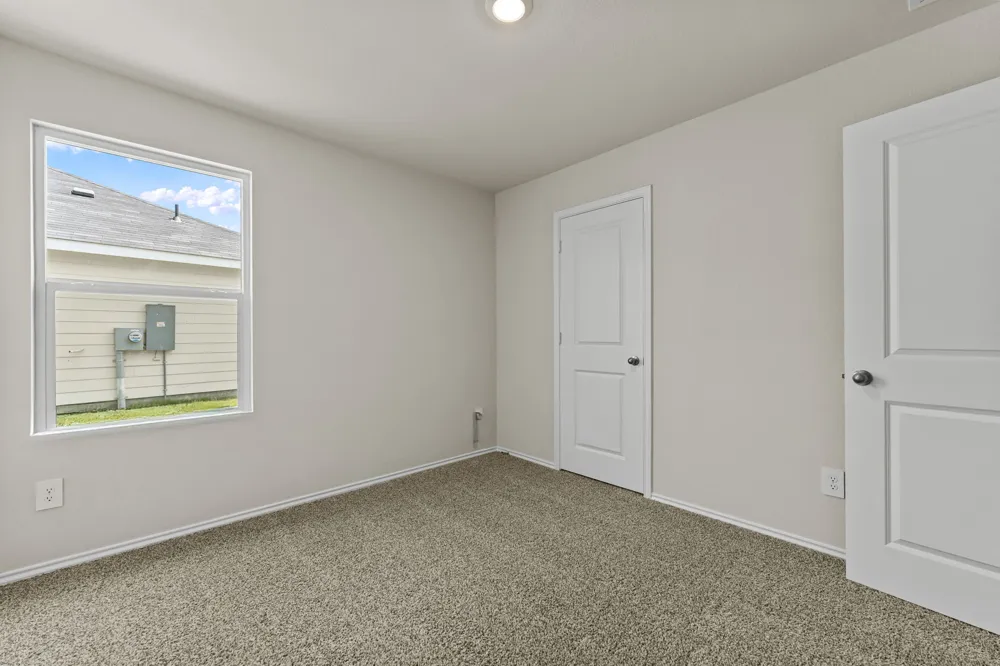 2203 Loganberry Lane Luling, TX 78648