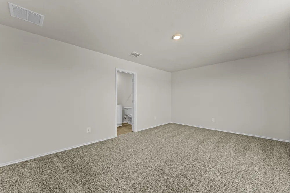 2203 Loganberry Lane Luling, TX 78648