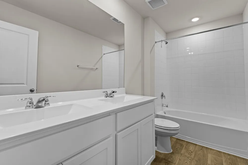 2203 Loganberry Lane Luling, TX 78648