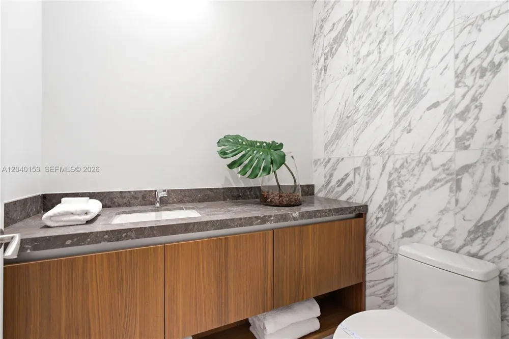 175 SE 25th. #3401/3402 Miami, FL 33129