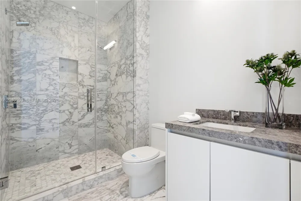 175 SE 25th. #3401/3402 Miami, FL 33129