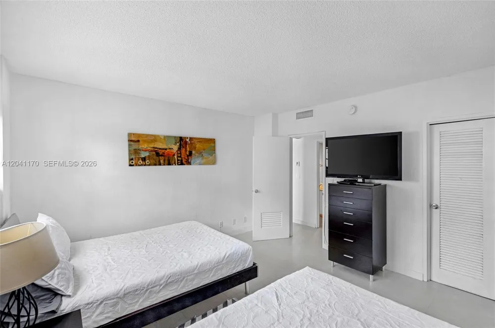 3901 S Ocean Dr #8C Hollywood, FL 33019