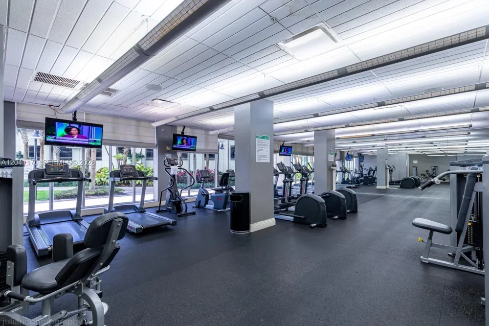 3901 S Ocean Dr #8C Hollywood, FL 33019