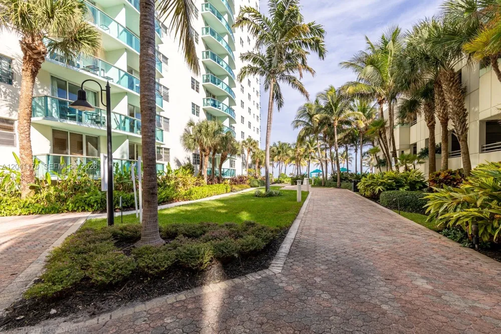 3901 S Ocean Dr #8C Hollywood, FL 33019