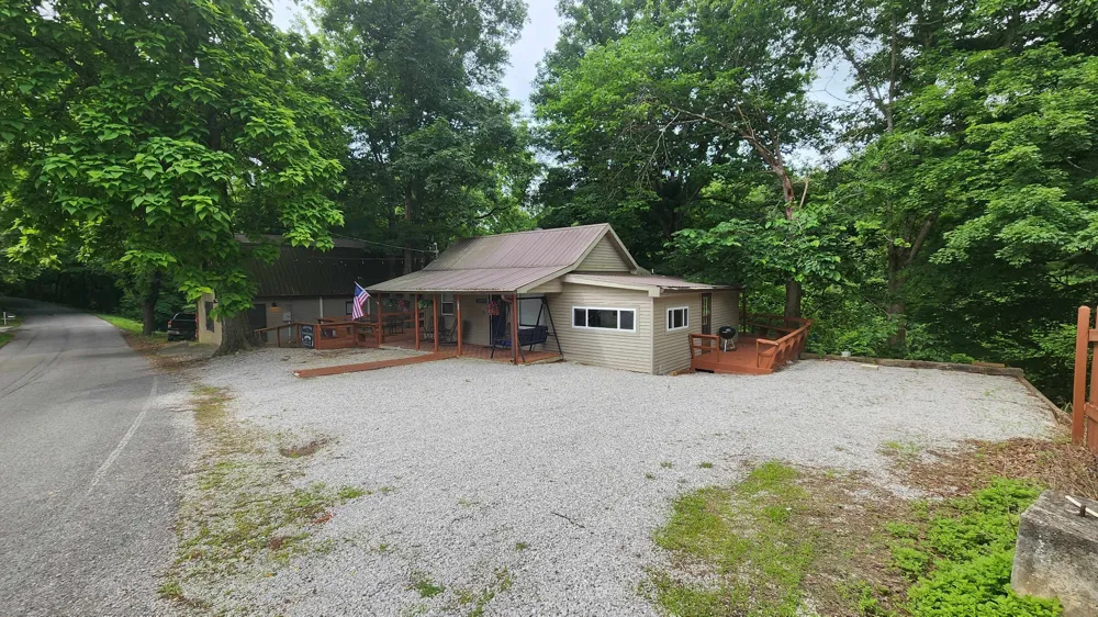 450 Cedar Hill Rd Celina, TN 38551