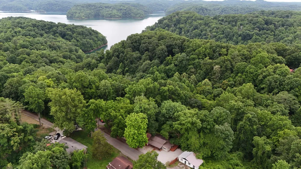 450 Cedar Hill Rd Celina, TN 38551