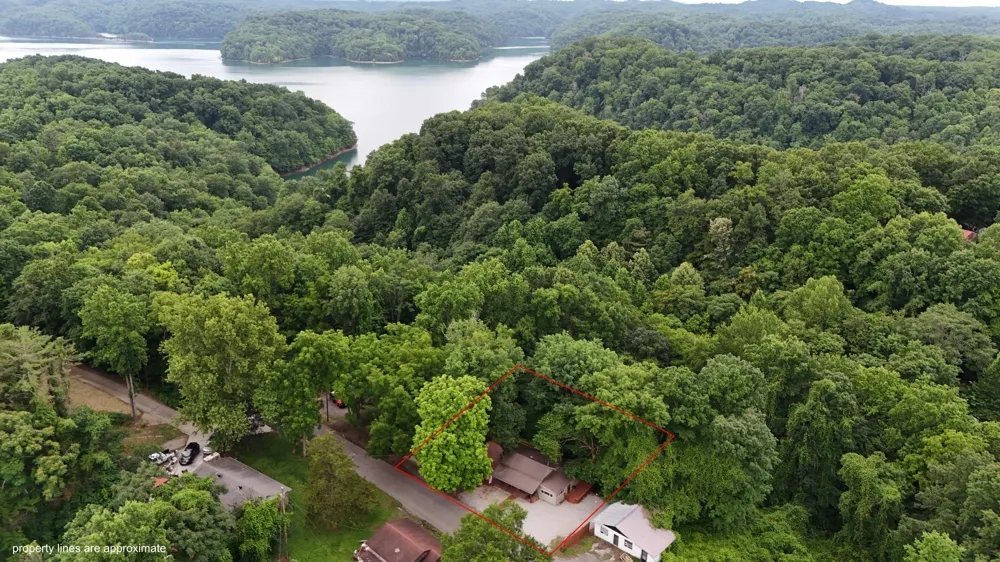 450 Cedar Hill Rd Celina, TN 38551
