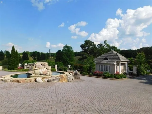 80 ENDLESS VIEW RDG Savannah, TN 38372
