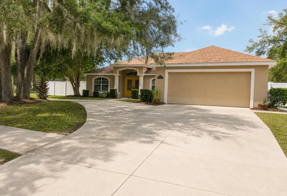 34224 SHADEWOOD CIRCLE Leesburg, FL 34788