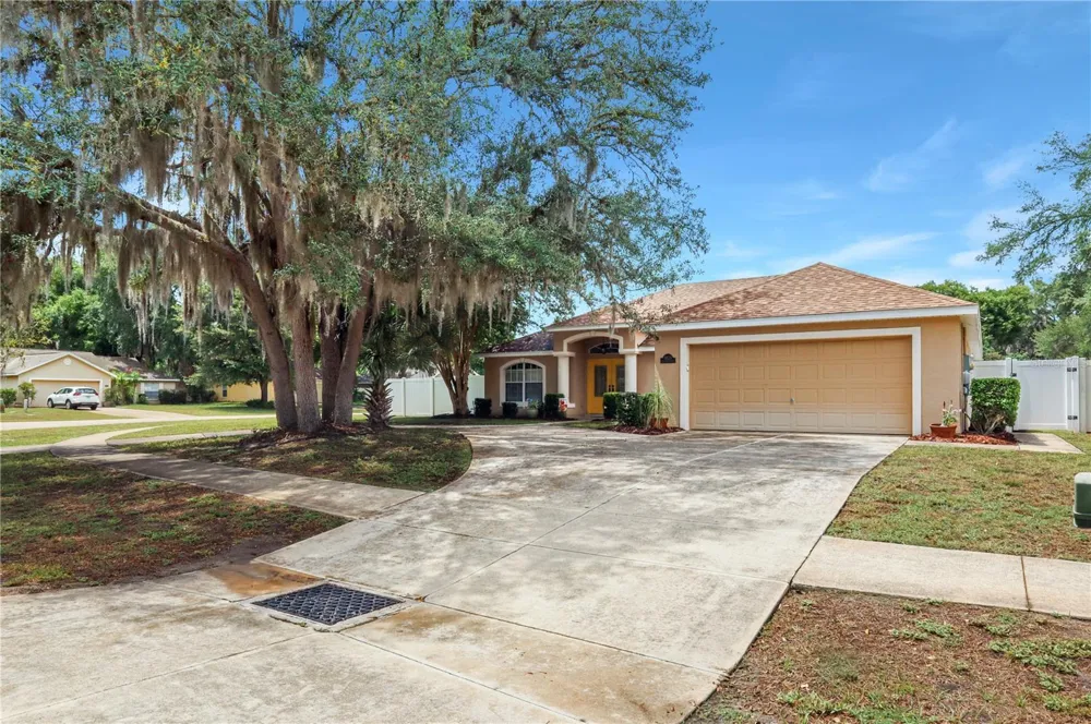 34224 SHADEWOOD CIRCLE Leesburg, FL 34788