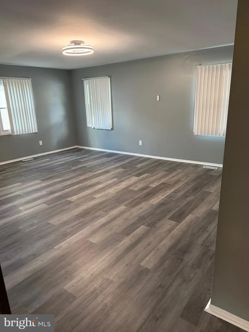72 EDGE LANE Willingboro, NJ 08046