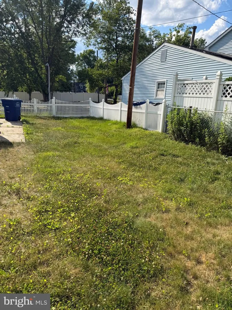 72 EDGE LANE Willingboro, NJ 08046