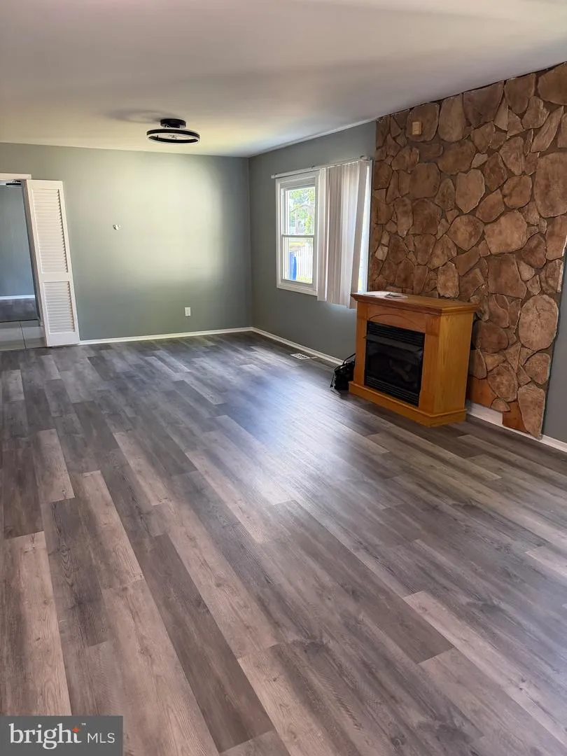 72 EDGE LANE Willingboro, NJ 08046