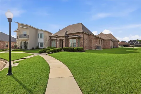 7716 Pond Circle