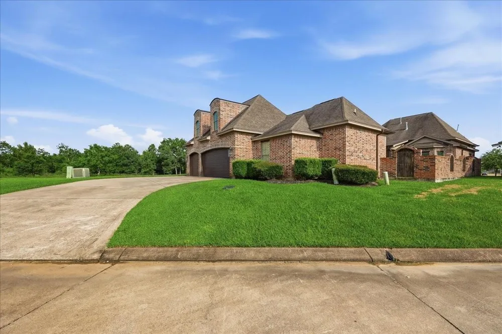 7716 Pond Circle Beaumont, TX 77707