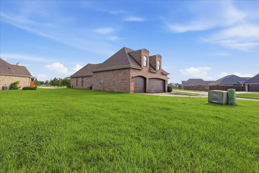 7716 Pond Circle Beaumont, TX 77707