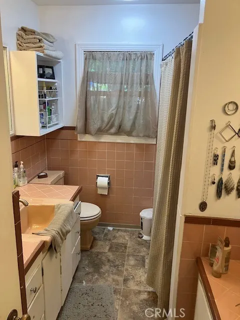 1905 Russ Eureka, CA 95501