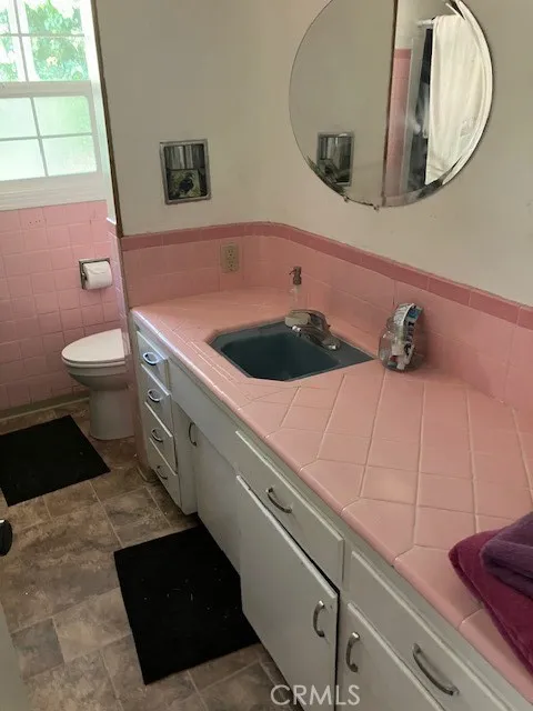 1905 Russ Eureka, CA 95501