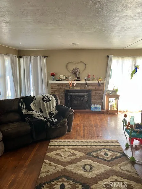 1905 Russ Eureka, CA 95501