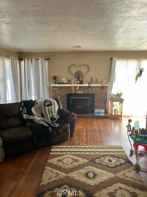 1905 Russ Eureka, CA 95501
