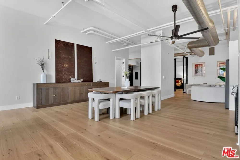 1645 Vine Street #411 Los Angeles, CA 90028