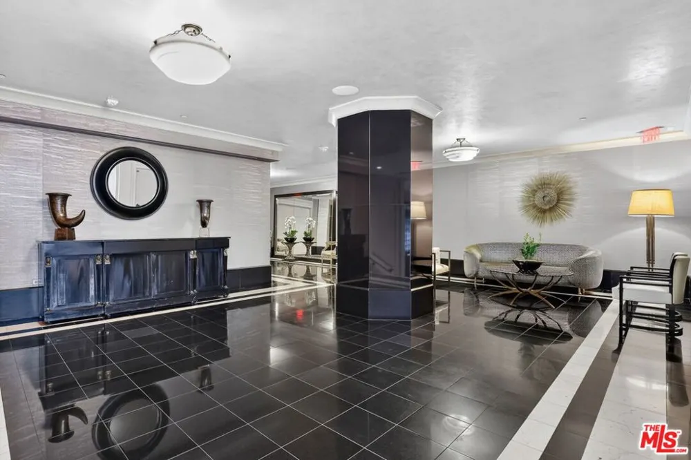 1645 Vine Street #411 Los Angeles, CA 90028