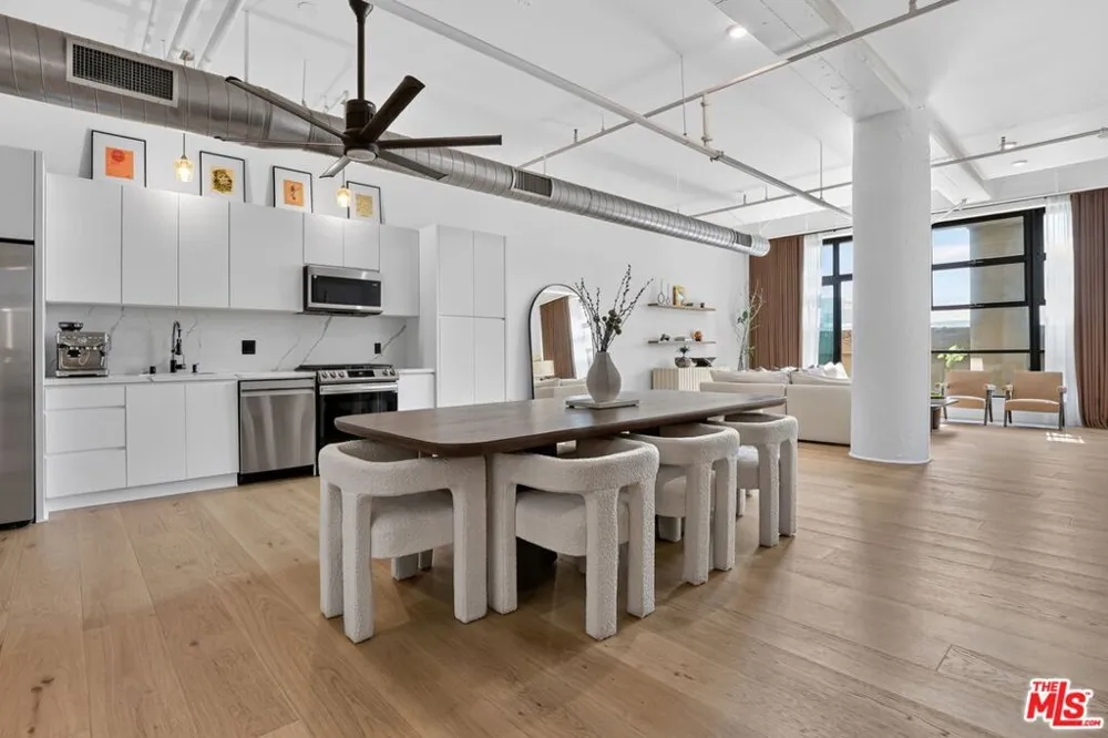 1645 Vine Street #411 Los Angeles, CA 90028