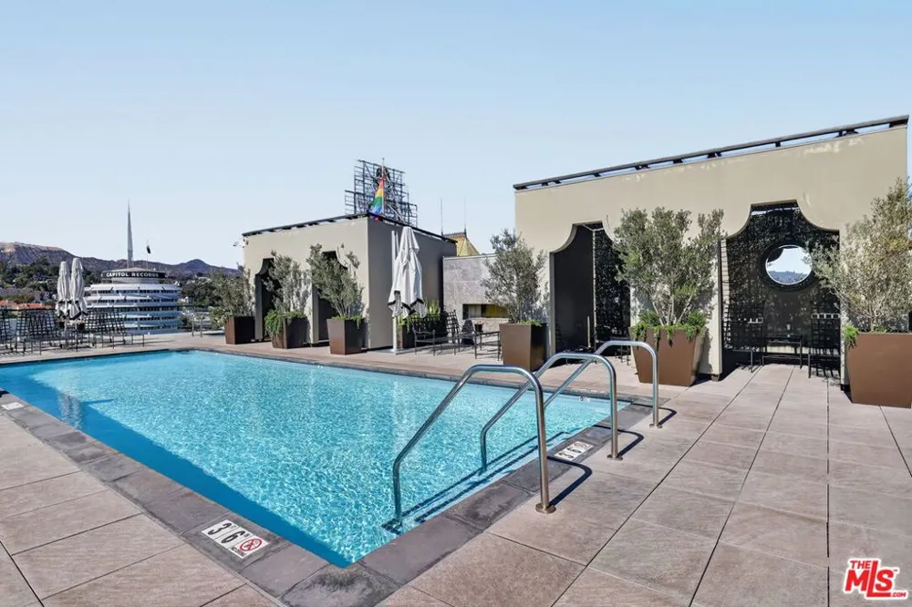 1645 Vine Street #411 Los Angeles, CA 90028