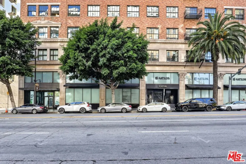 1645 Vine Street #411 Los Angeles, CA 90028