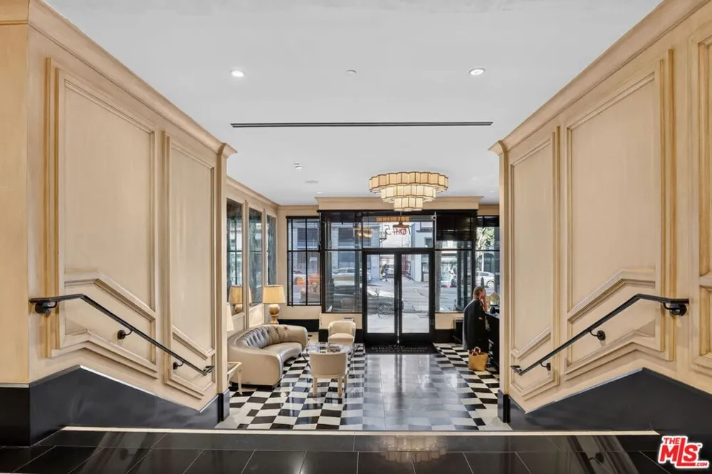 1645 Vine Street #411 Los Angeles, CA 90028