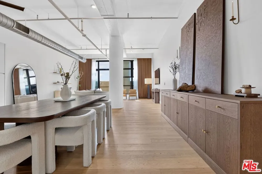 1645 Vine Street #411 Los Angeles, CA 90028