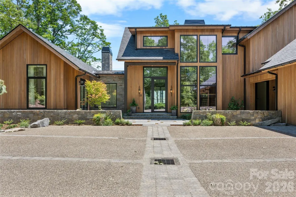 140 Panther Summit Drive Lake Toxaway, NC 28747