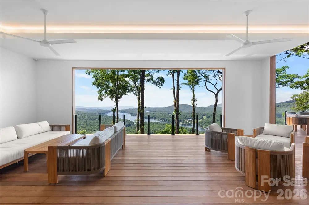 140 Panther Summit Drive Lake Toxaway, NC 28747