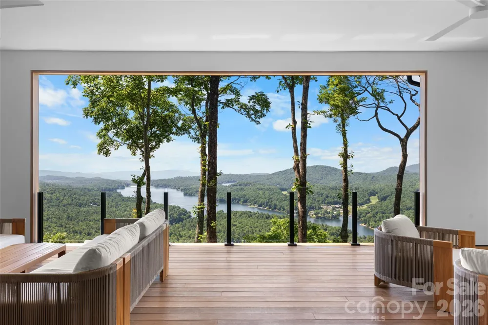 140 Panther Summit Drive Lake Toxaway, NC 28747