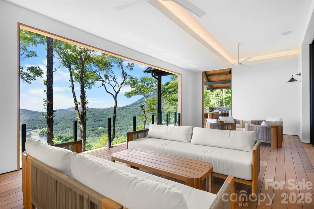140 Panther Summit Drive Lake Toxaway, NC 28747