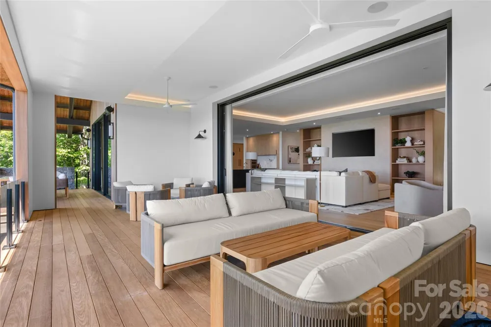 140 Panther Summit Drive Lake Toxaway, NC 28747