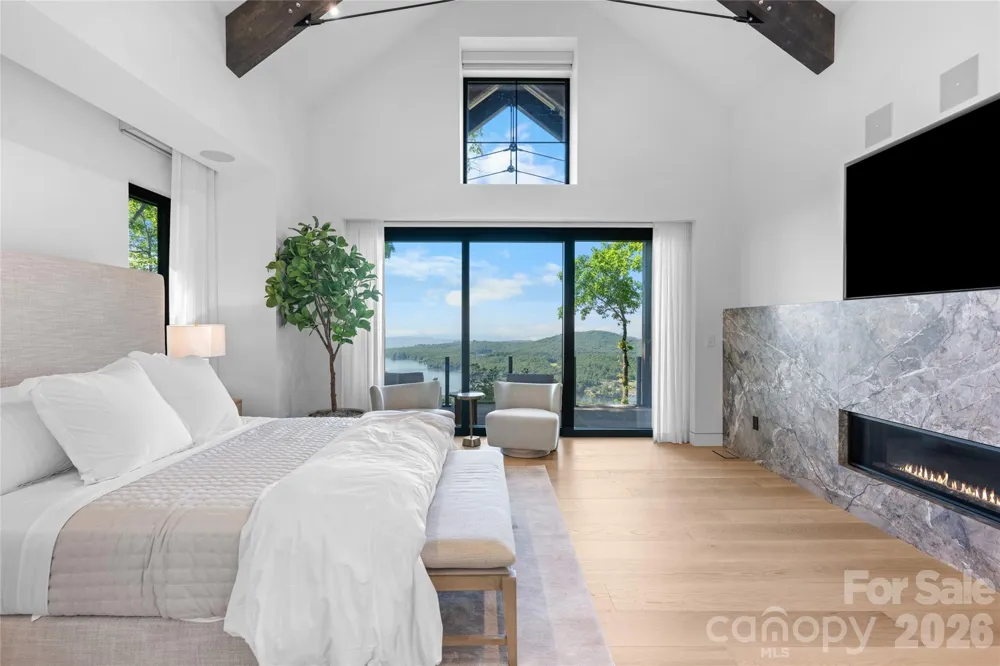 140 Panther Summit Drive Lake Toxaway, NC 28747