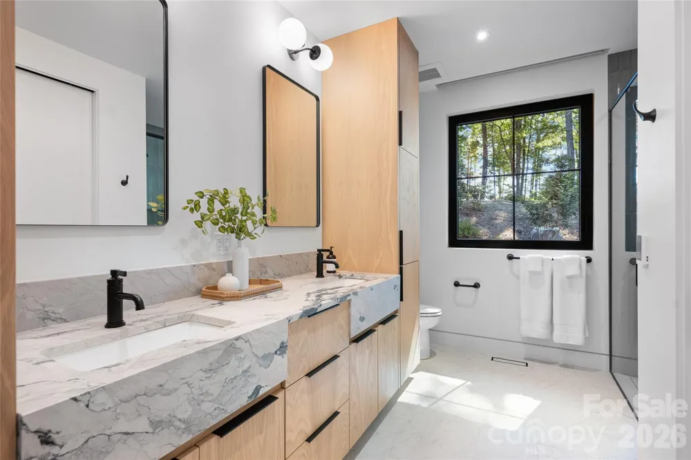140 Panther Summit Drive Lake Toxaway, NC 28747