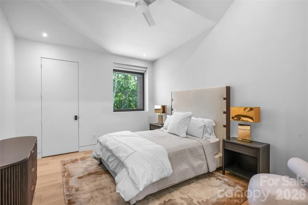 140 Panther Summit Drive Lake Toxaway, NC 28747