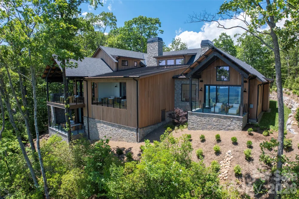 140 Panther Summit Drive Lake Toxaway, NC 28747
