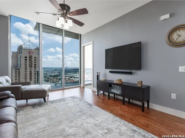 610 E MARKET ST Unit 2904 San Antonio, TX 78205