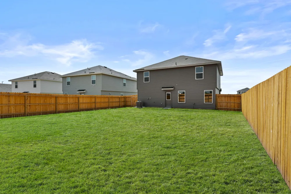 2117 Windflower Lane Luling, TX 78648